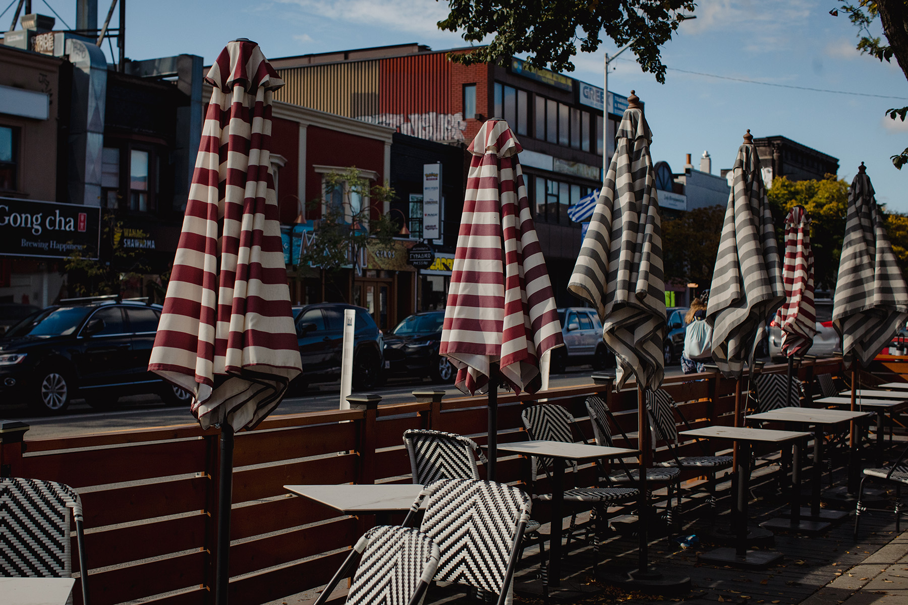 Danforth Avenue, west of Logan Avenue, on a weekday morning in October. Photo by Chloë Ellingson / The Local