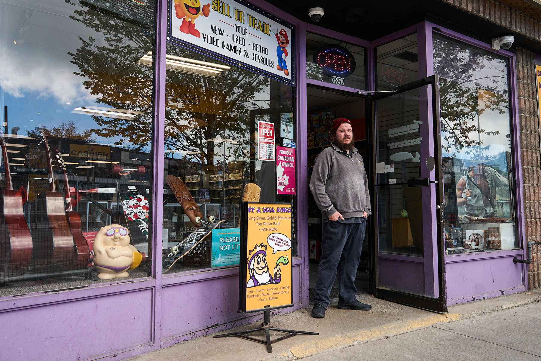 Stephen Fountain, manager of Buy & Sell Kings on Danforth Avenue.